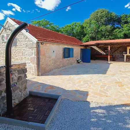 Holiday House 