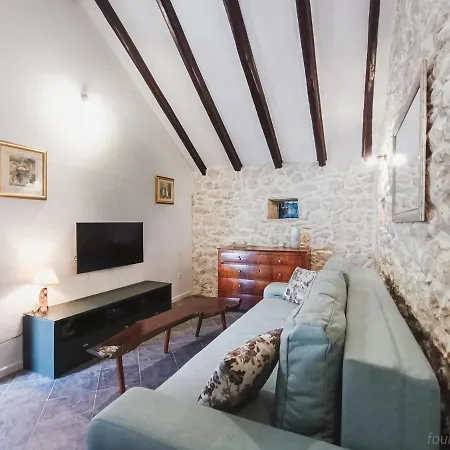 Holiday House 